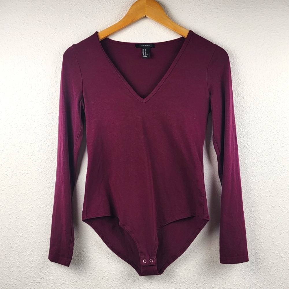 Forever 21 Women Bodysuit Medium Long Sleeve Wine Red V-Neck Basic Staple Size M